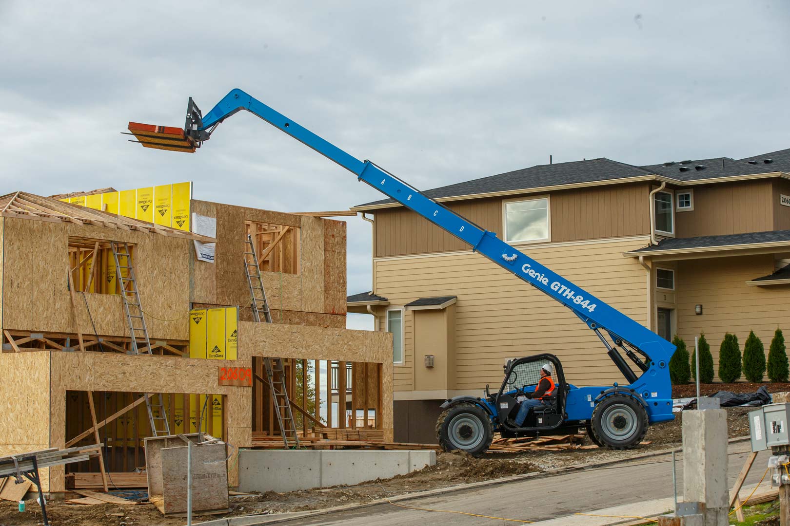 New or Used Rental Genie GTH-844   | lift truck rental for sale | National Lift of Arkansas